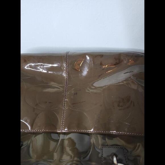 COACH 2011 OLIVE EMBOSSED PATENT LEATHER E/W TOTE - Picture 6 of 8